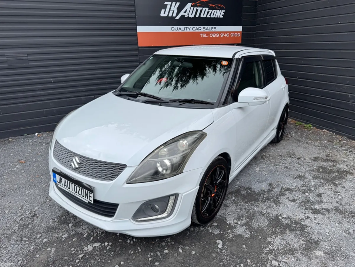Suzuki Swift Hatchback, Petrol, 2014, White