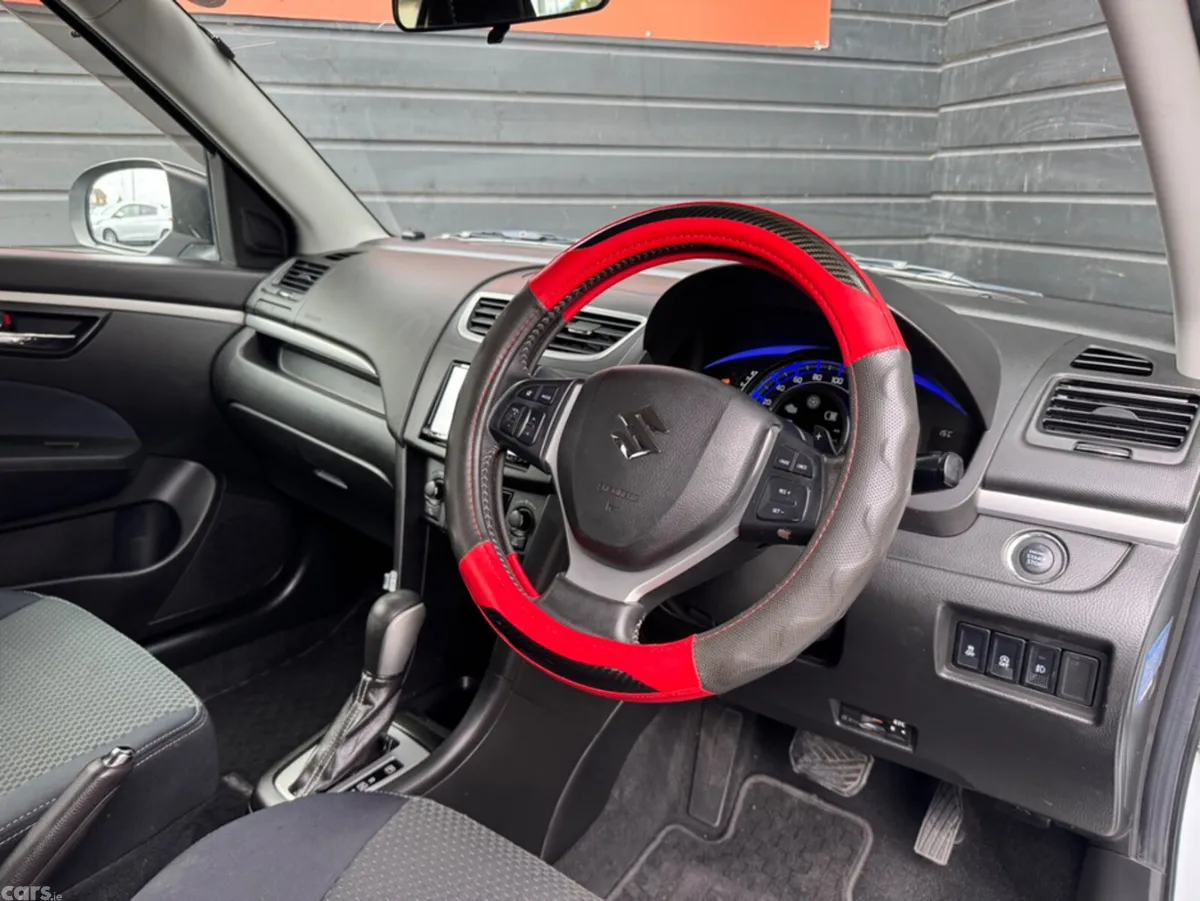 Suzuki Swift Hatchback, Petrol, 2014, White
