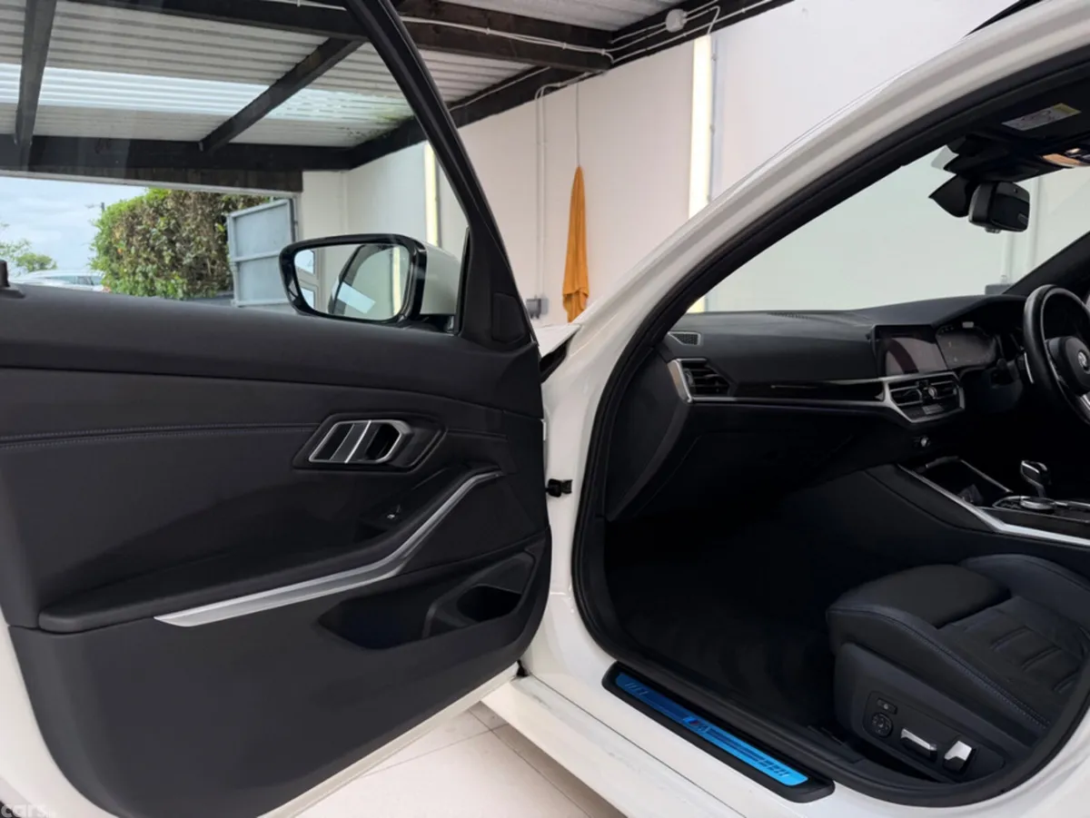 BMW 3-Series Estate, Diesel, 2021, White