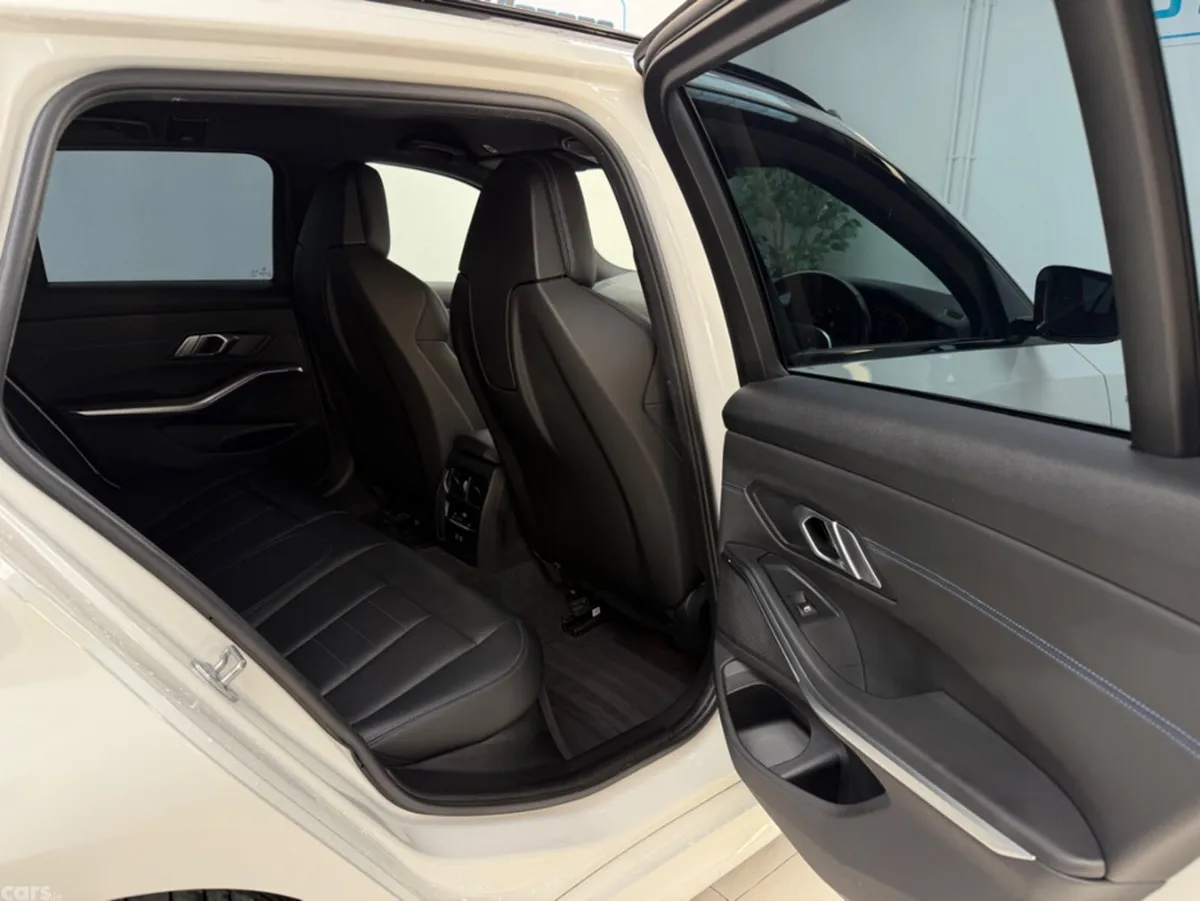 BMW 3-Series Estate, Diesel, 2021, White