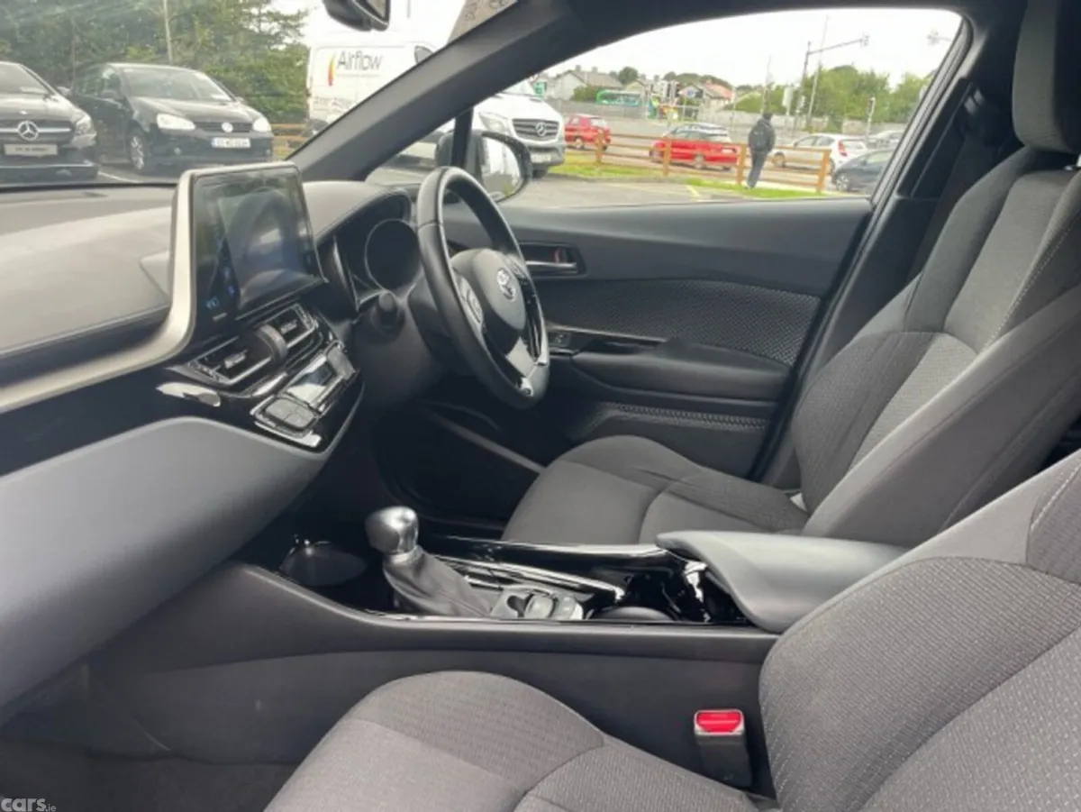 Toyota C-HR SUV, Petrol Hybrid, 2019, Grey