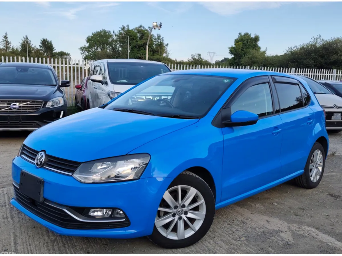 Volkswagen Polo Hatchback, Petrol, 2015, Blue