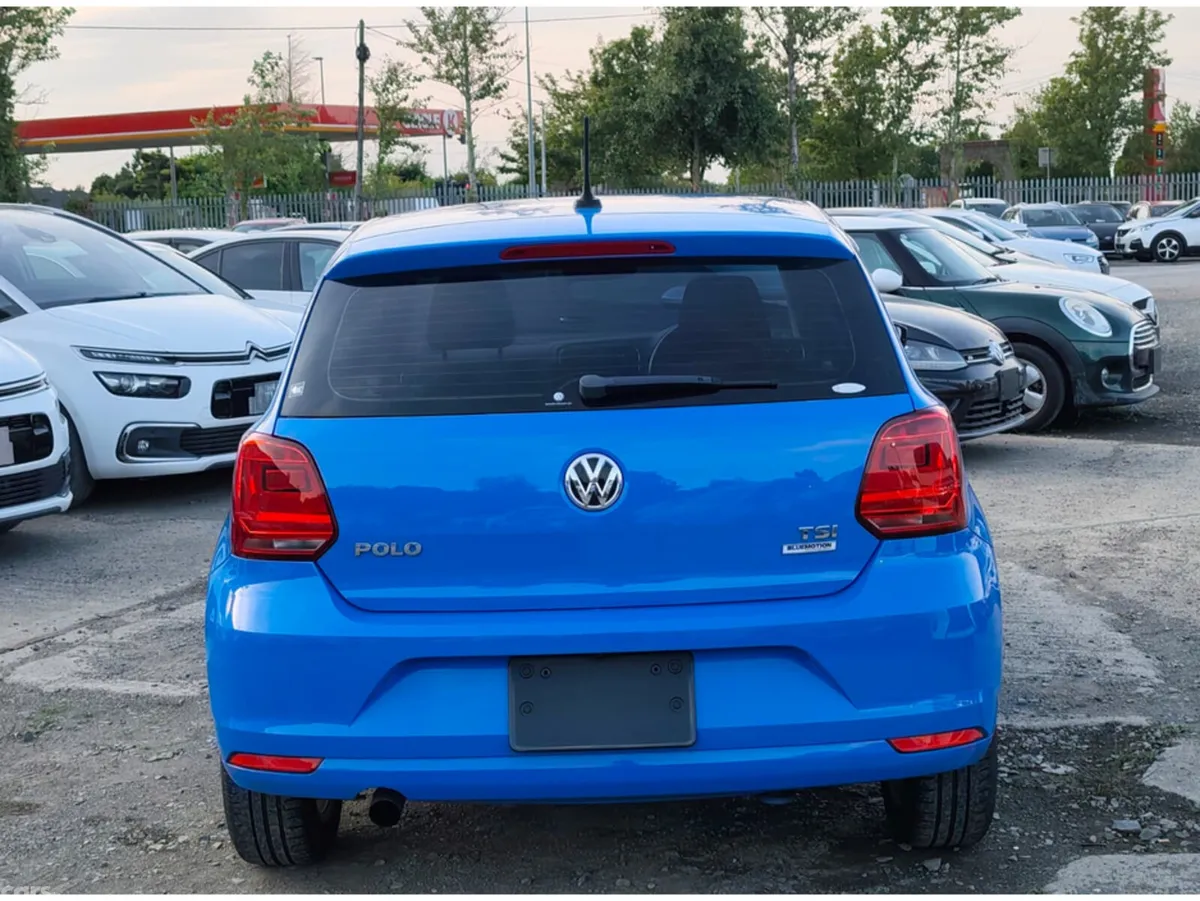 Volkswagen Polo Hatchback, Petrol, 2015, Blue