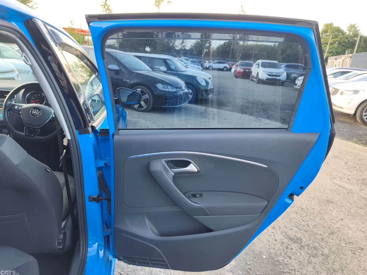 Volkswagen Polo Hatchback, Petrol, 2015, Blue