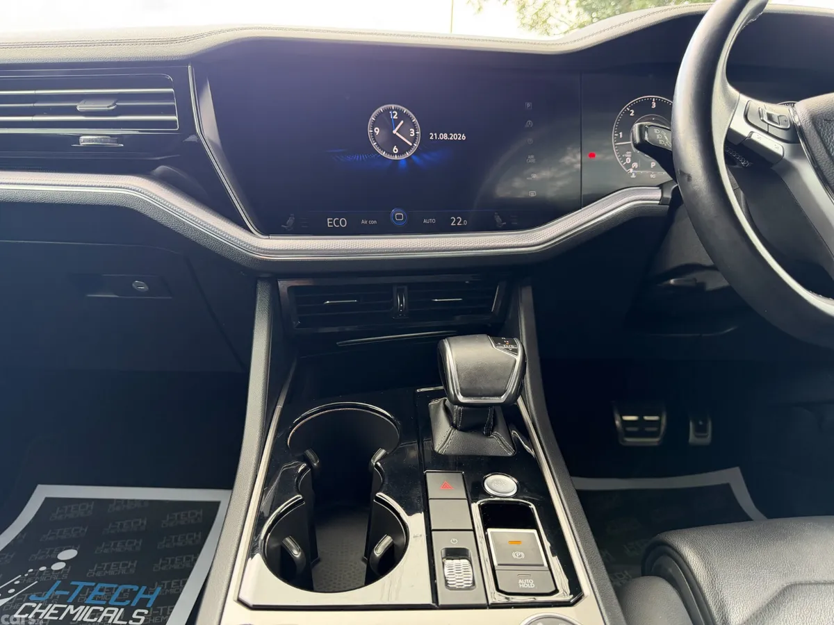 Volkswagen Touareg SUV, Diesel, 2019, Black