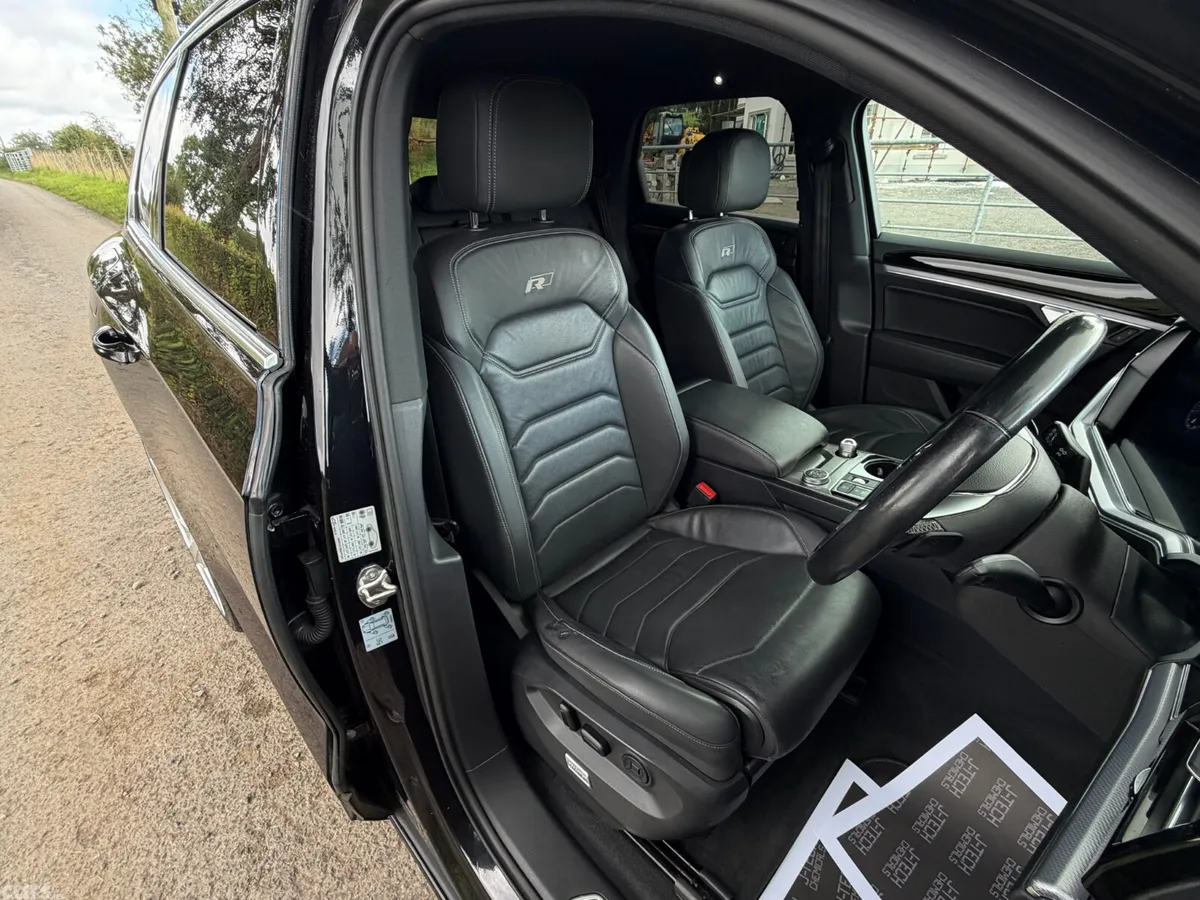 Volkswagen Touareg SUV, Diesel, 2019, Black