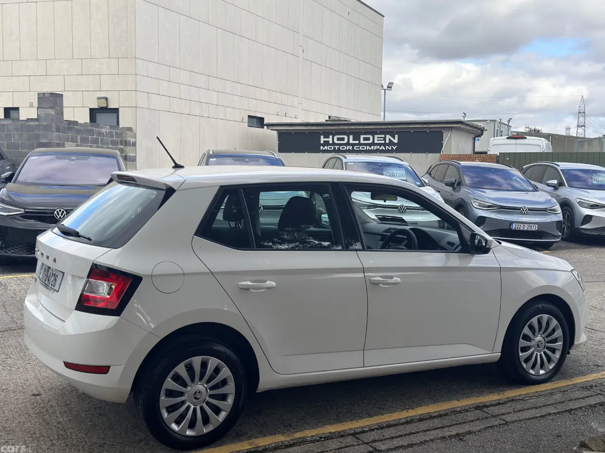 Skoda Fabia Hatchback, Petrol, 2021, White