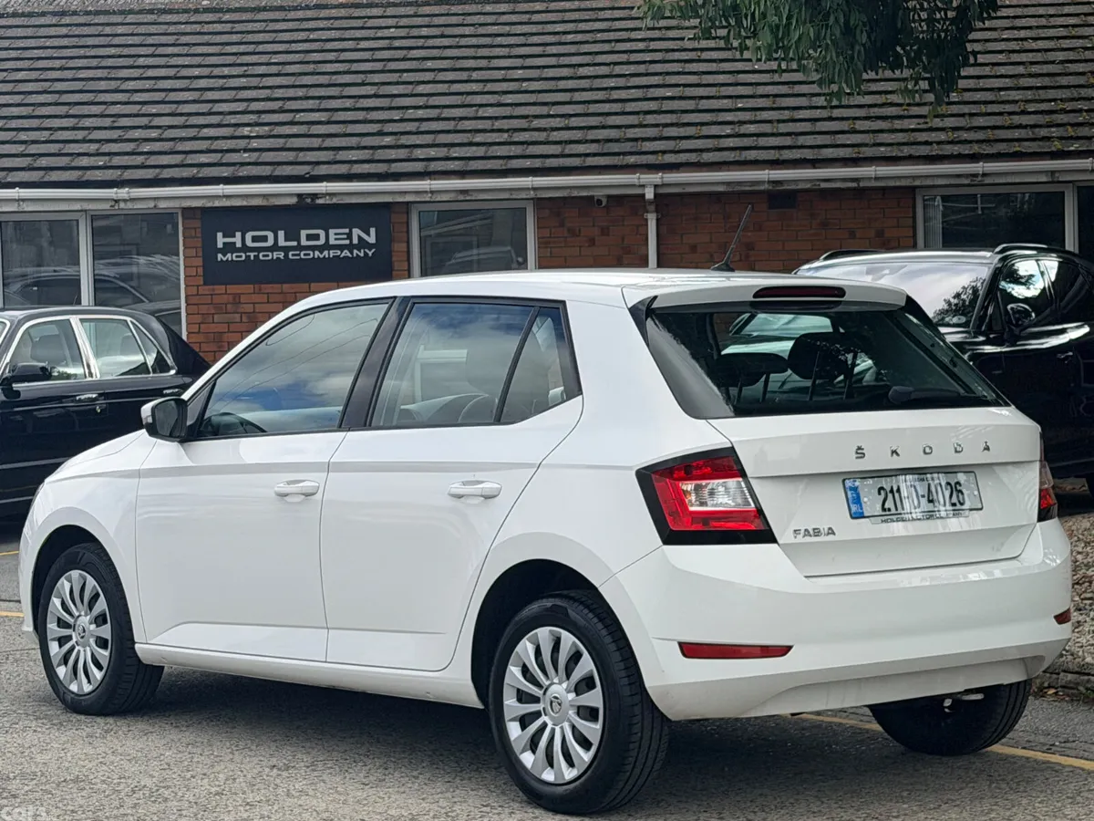 Skoda Fabia Hatchback, Petrol, 2021, White
