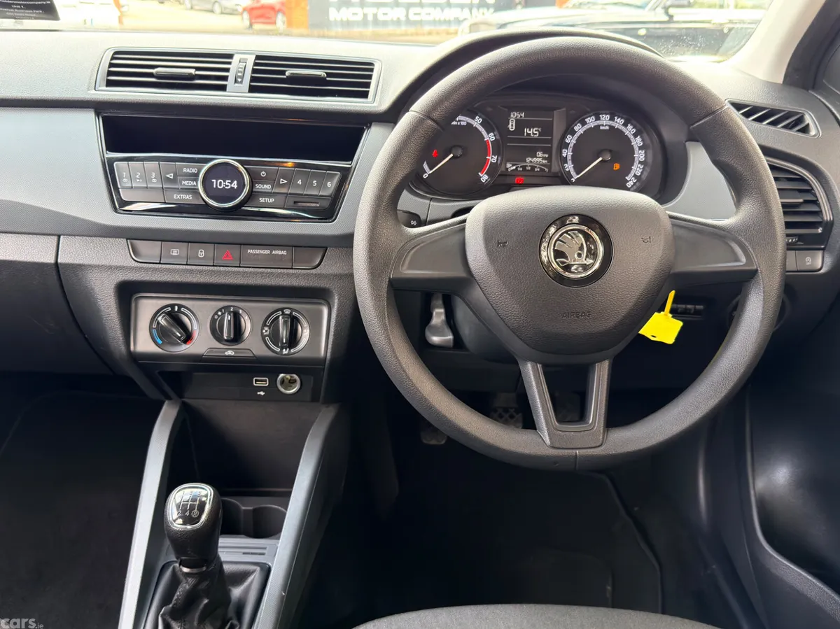 Skoda Fabia Hatchback, Petrol, 2021, White
