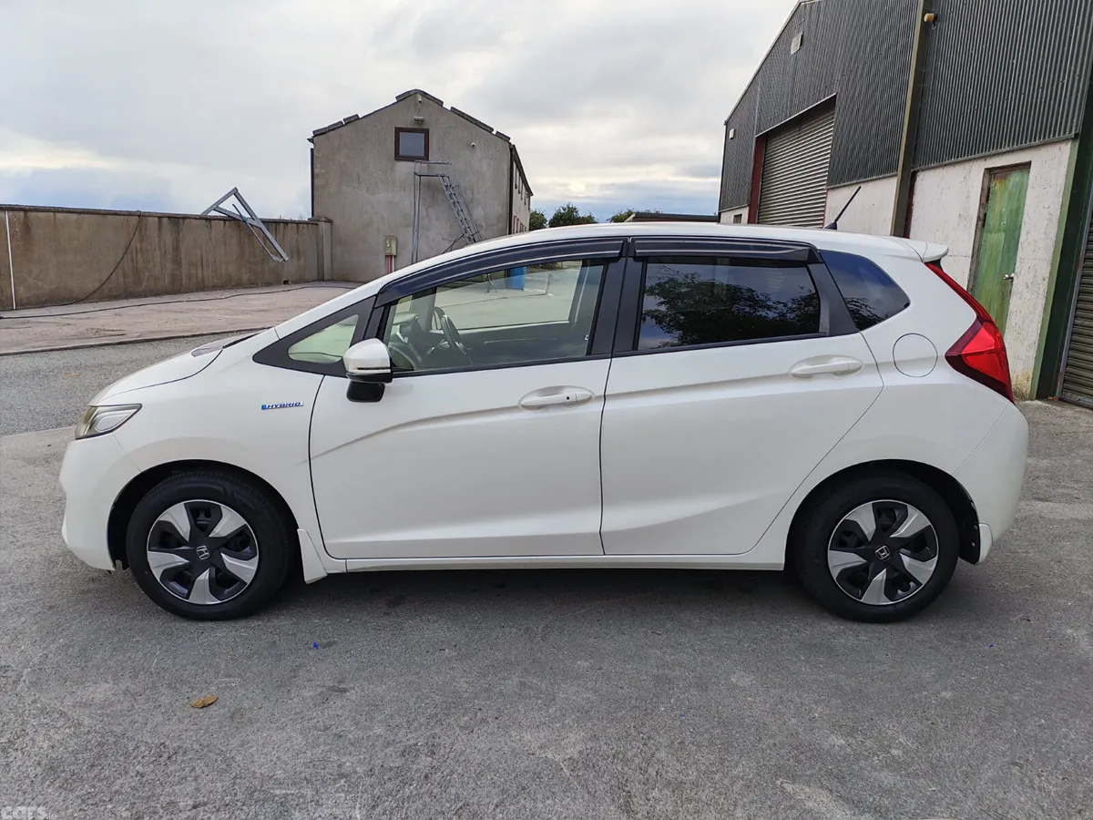 Honda Fit Hatchback, Petrol Hybrid, 2017, White