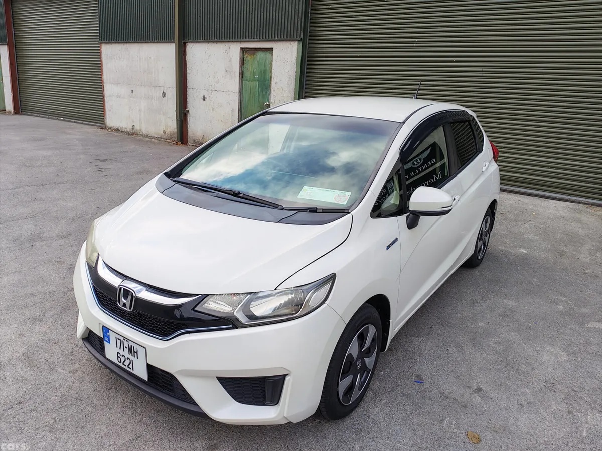 Honda Fit Hatchback, Petrol Hybrid, 2017, White