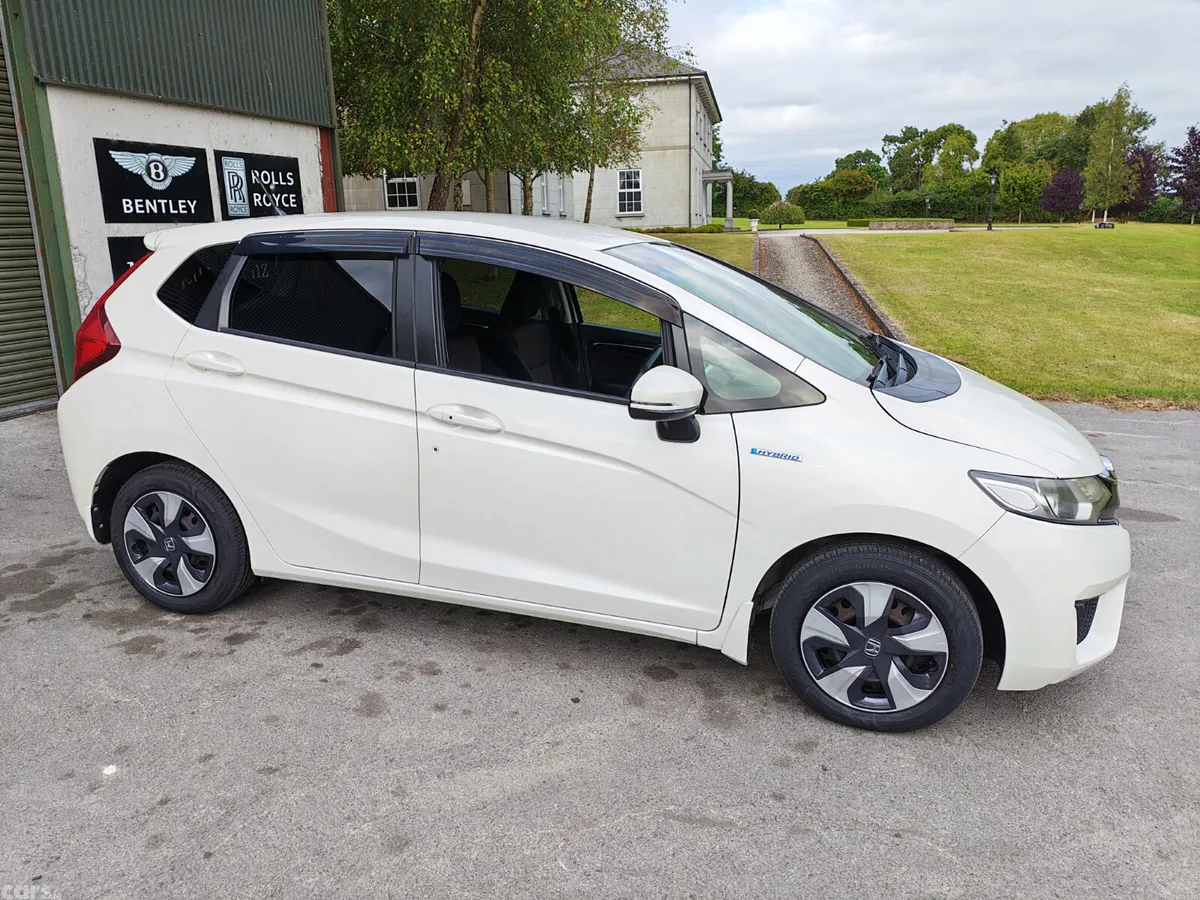 Honda Fit Hatchback, Petrol Hybrid, 2017, White