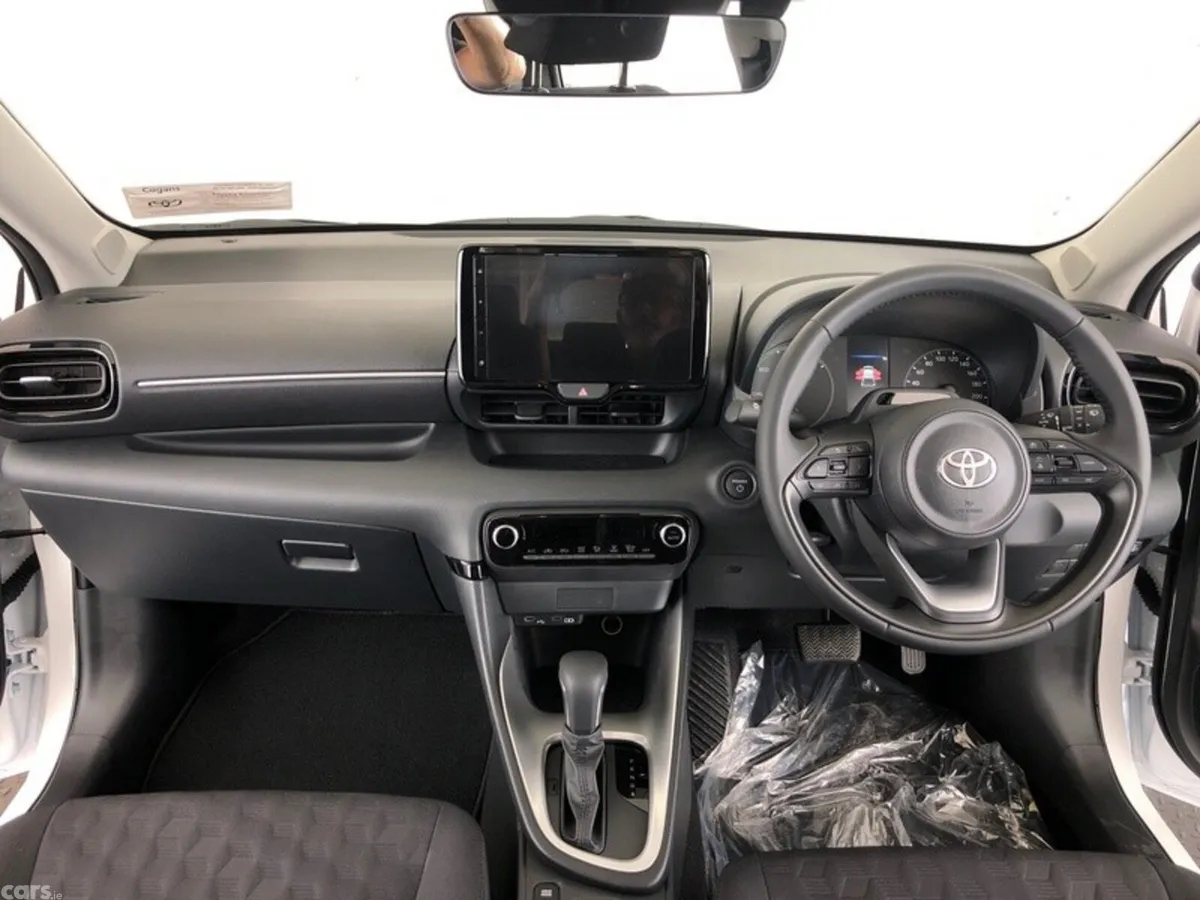 Toyota Yaris Hatchback, Petrol Hybrid, 2026, White