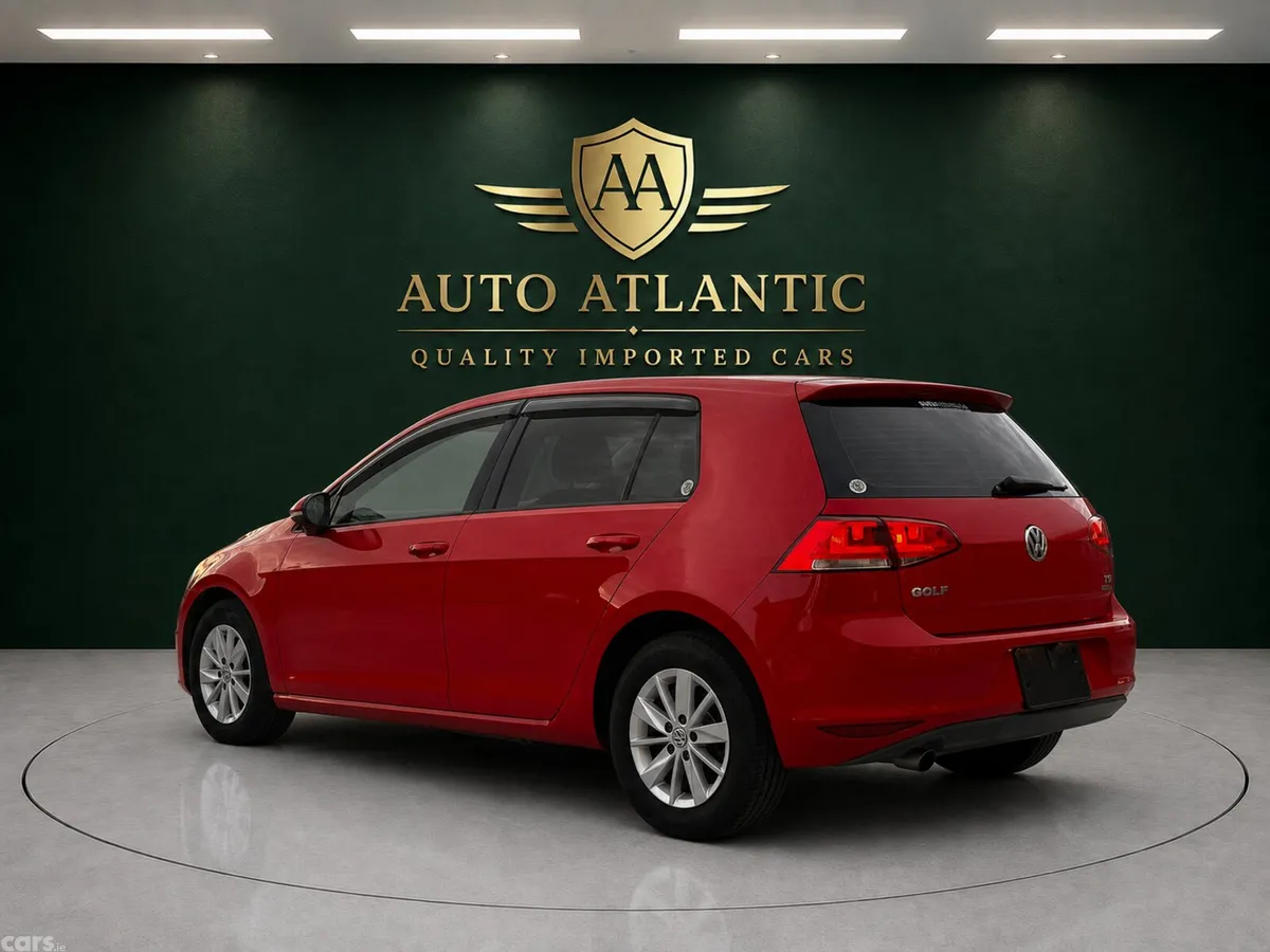 Volkswagen Golf Hatchback, Petrol, 2014, Red