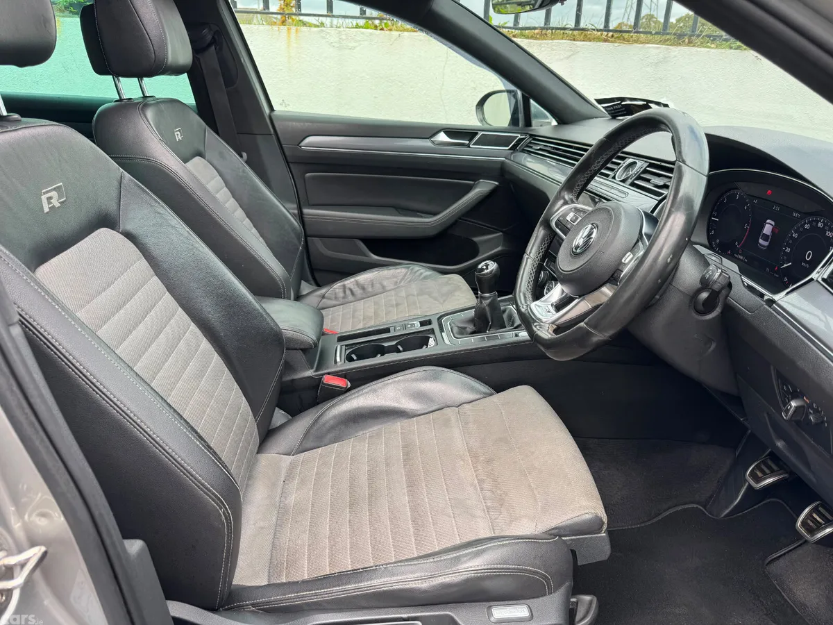 Volkswagen Passat Saloon, Diesel, 2017, Silver