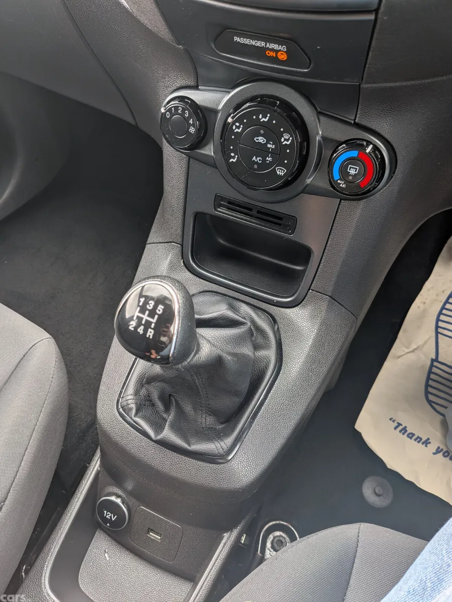 Ford Fiesta Hatchback, Petrol, 2017, Blue