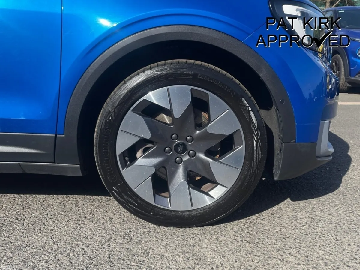 Ford Explorer Estate, Electric, 2025, Blue