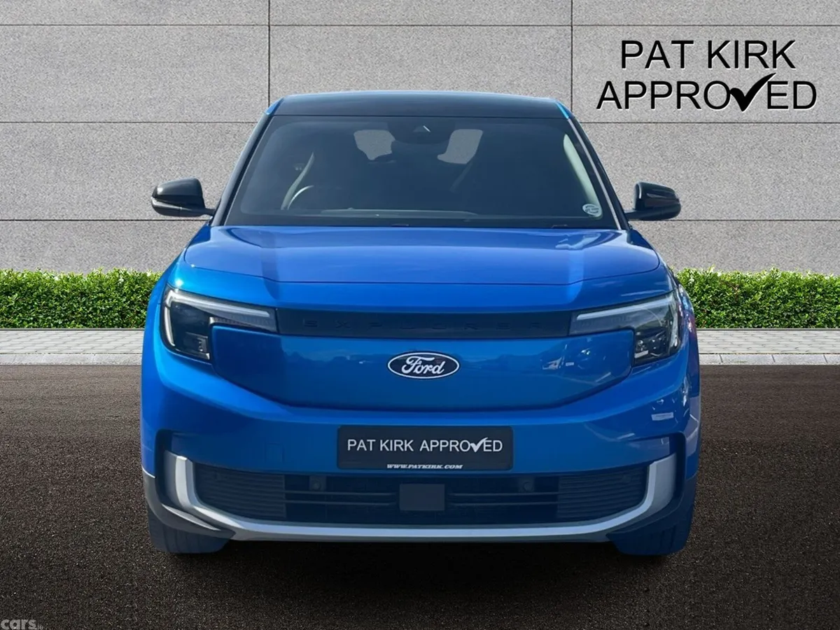 Ford Explorer Estate, Electric, 2025, Blue