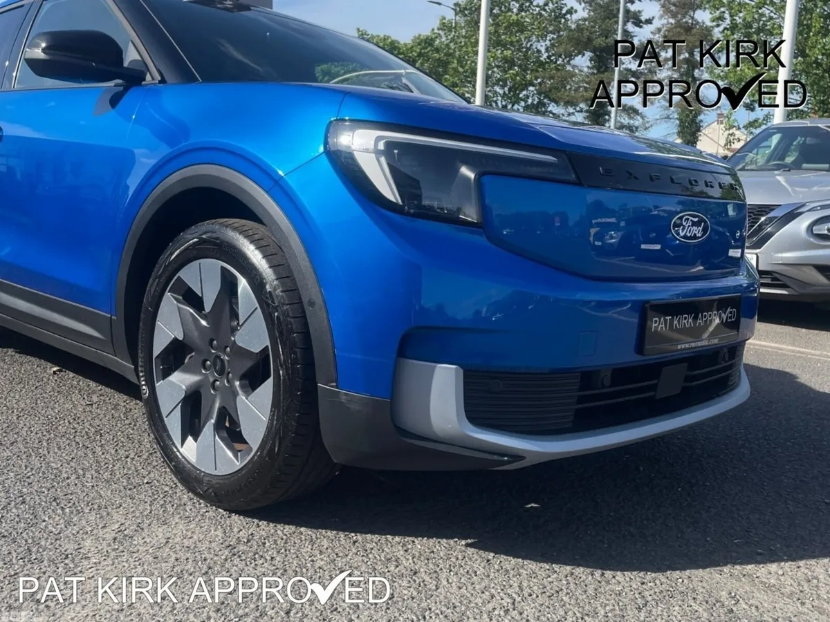 Ford Explorer Estate, Electric, 2025, Blue