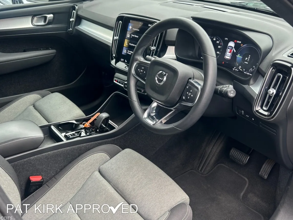 Volvo XC40 Estate, Petrol Hybrid, 2023, Black