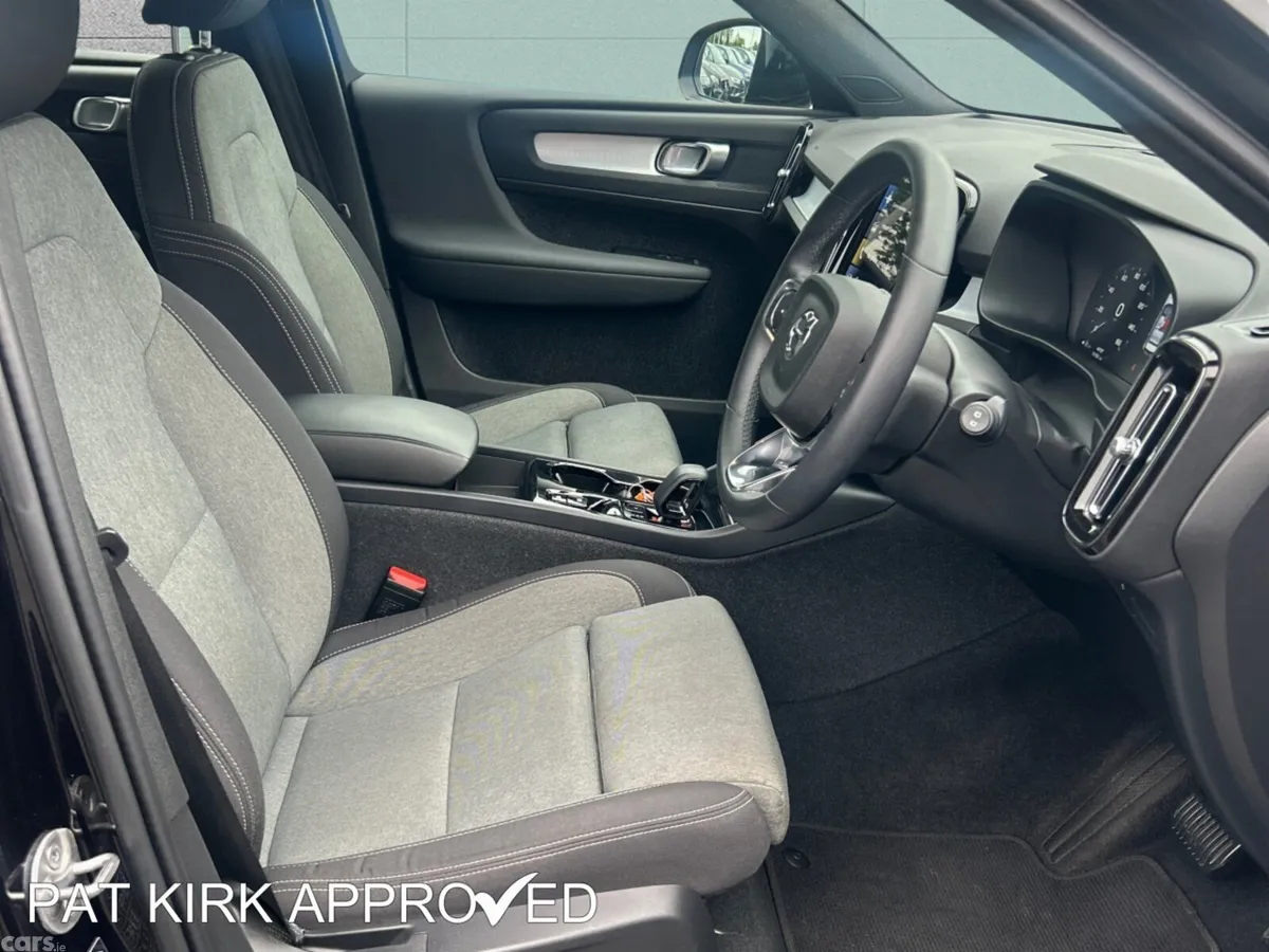Volvo XC40 Estate, Petrol Hybrid, 2023, Black