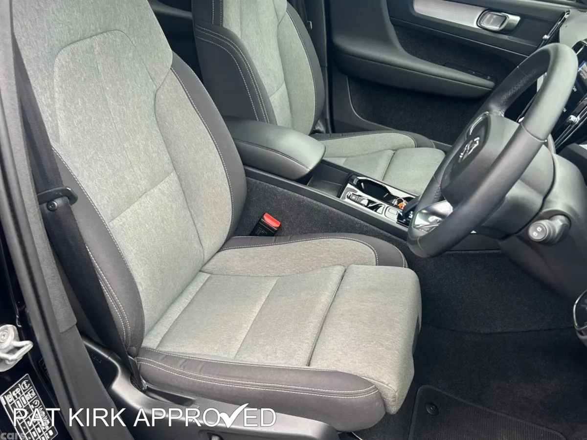 Volvo XC40 Estate, Petrol Hybrid, 2023, Black