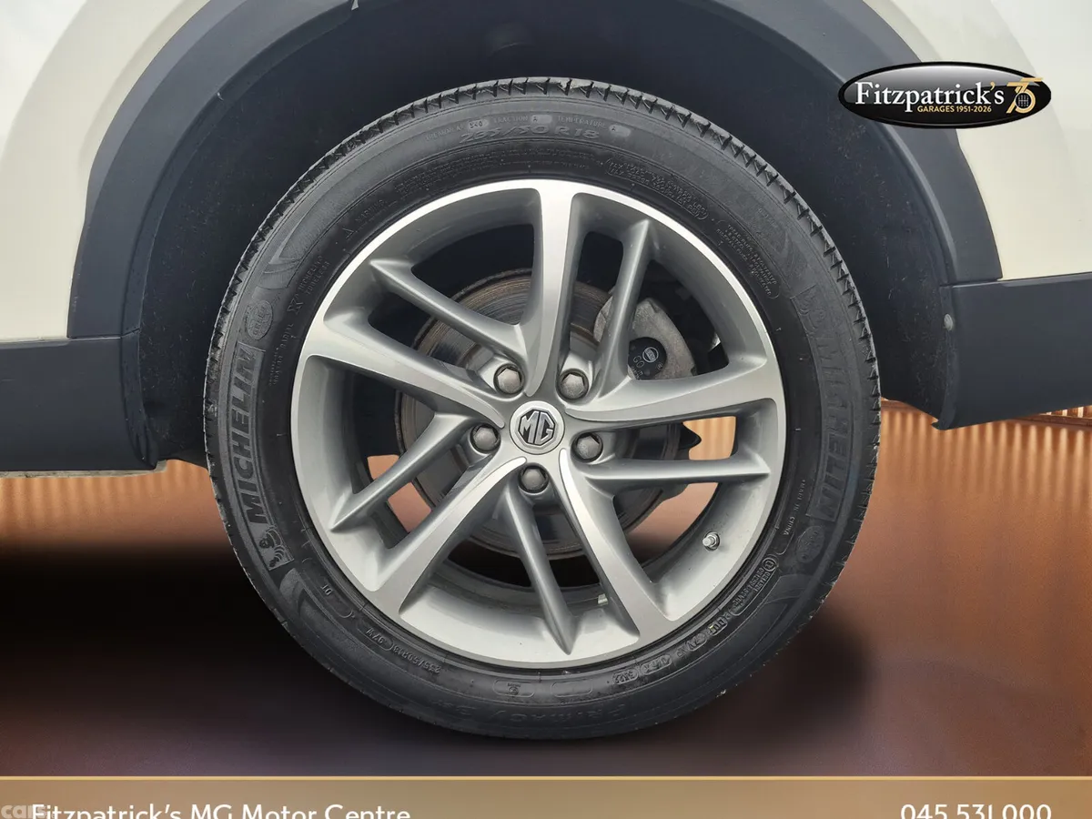 MG HS Hatchback, Petrol Plug-in Hybrid, 2023, White