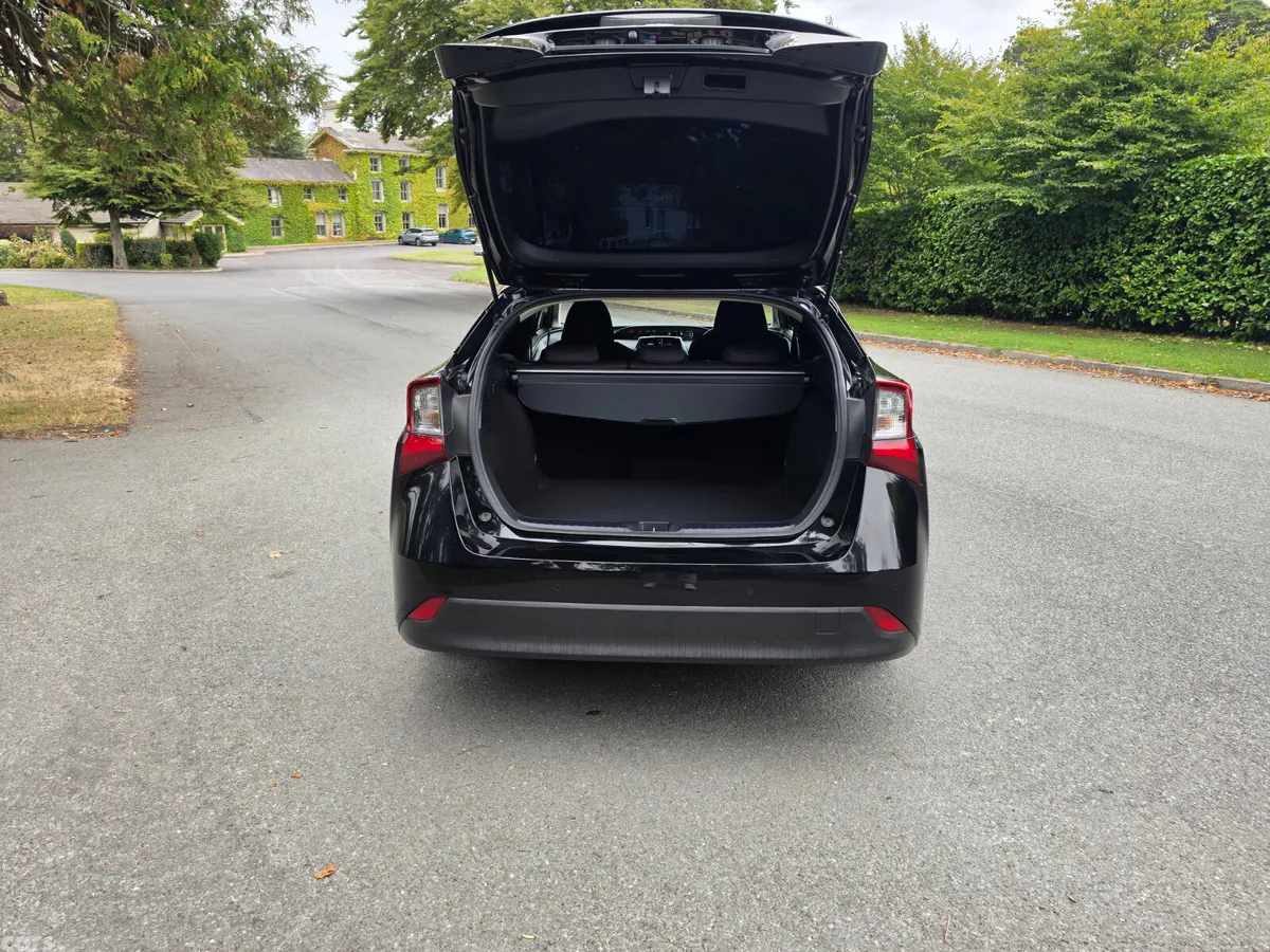 Toyota Prius Saloon, Petrol Hybrid, 2020, Black