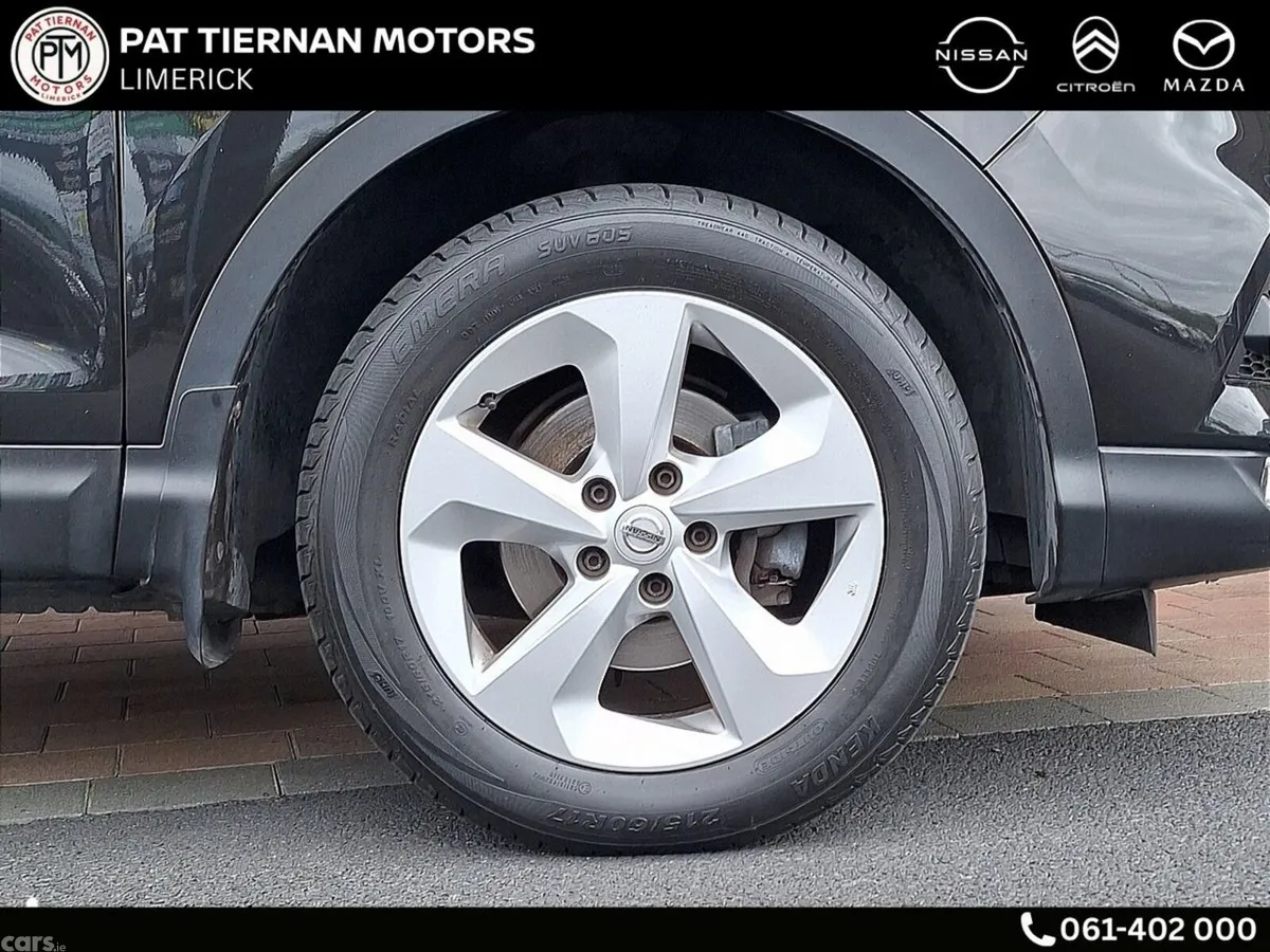 Nissan Qashqai MPV, Petrol, 2019, Black