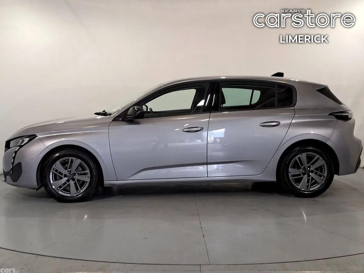 Peugeot 308 Hatchback, Petrol, 2022, Grey