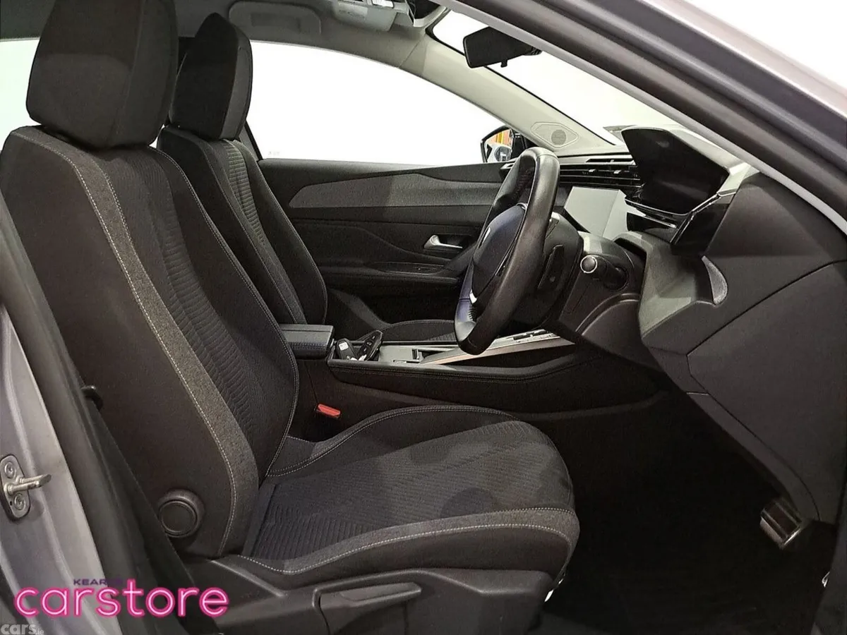 Peugeot 308 Hatchback, Petrol, 2022, Grey