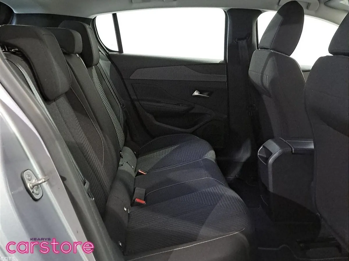 Peugeot 308 Hatchback, Petrol, 2022, Grey