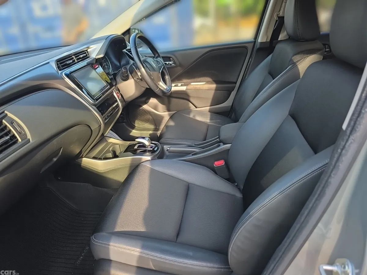 Honda Grace Saloon, Petrol Hybrid, 2016, Grey