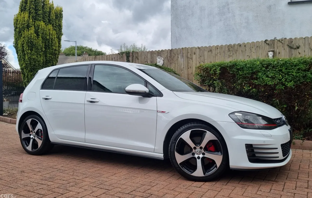 Volkswagen Golf Hatchback, Petrol, 2014, White