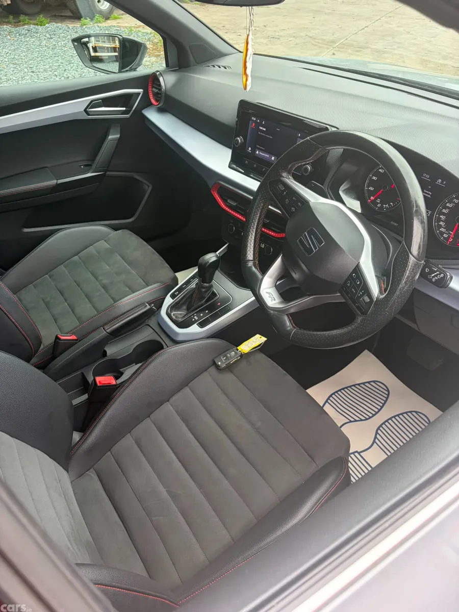 SEAT Arona SUV, Petrol, 2023, Silver