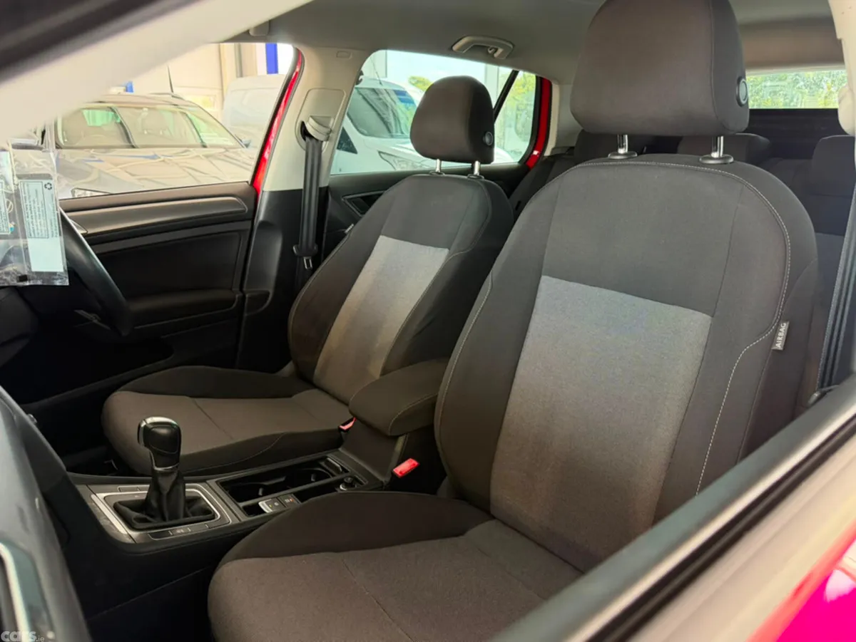 Volkswagen Golf Hatchback, Petrol, 2016, Red