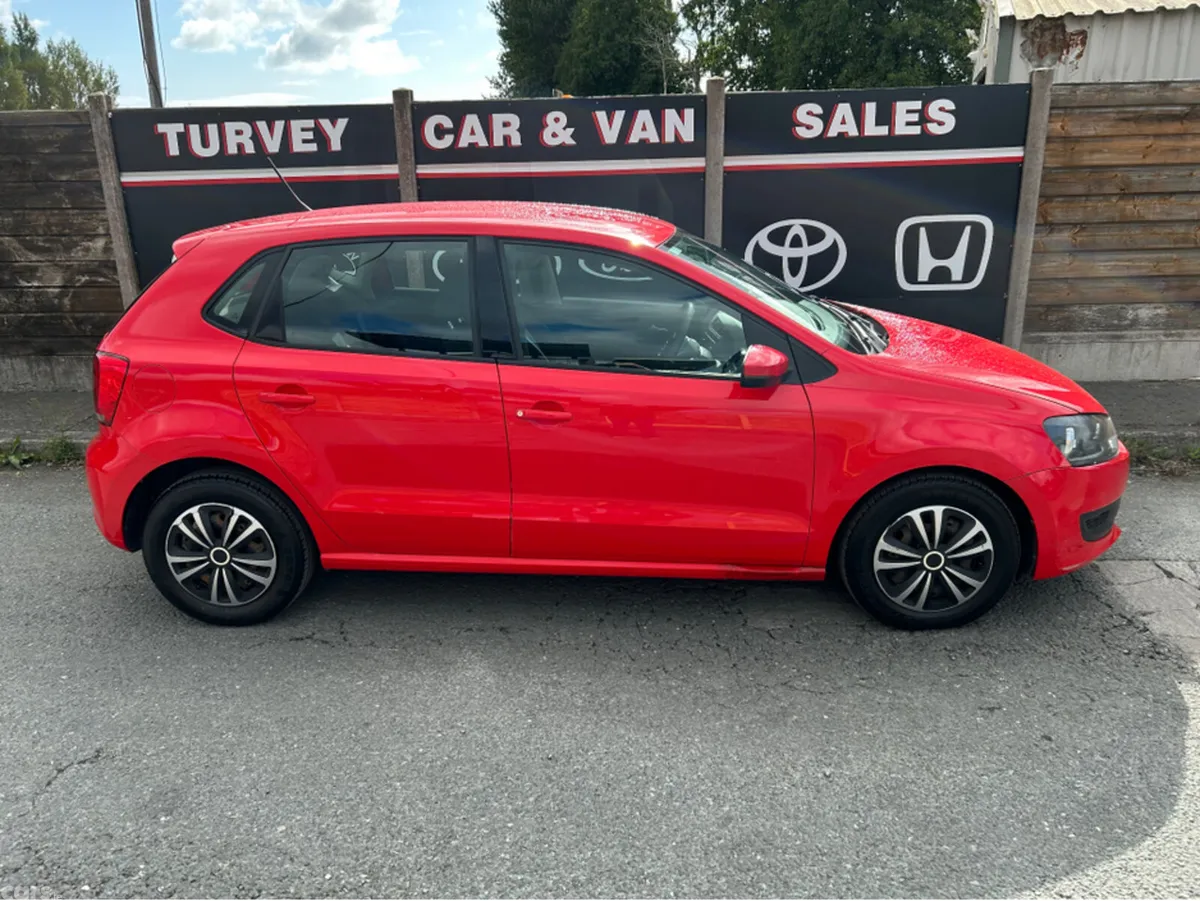 Volkswagen Polo Hatchback, Petrol, 2011, Red