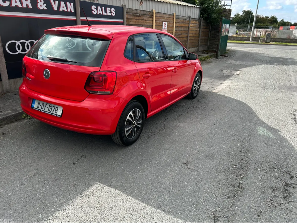 Volkswagen Polo Hatchback, Petrol, 2011, Red