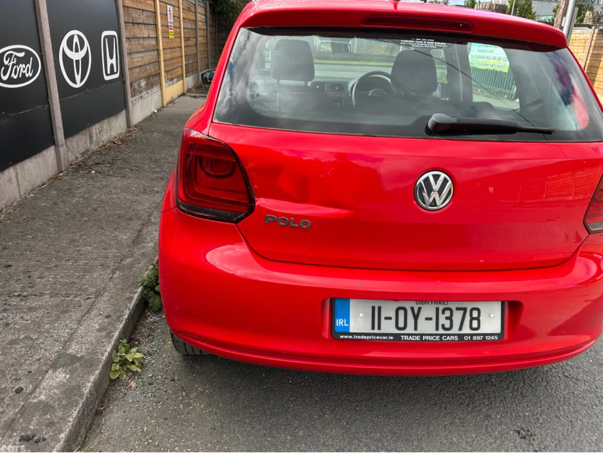 Volkswagen Polo Hatchback, Petrol, 2011, Red