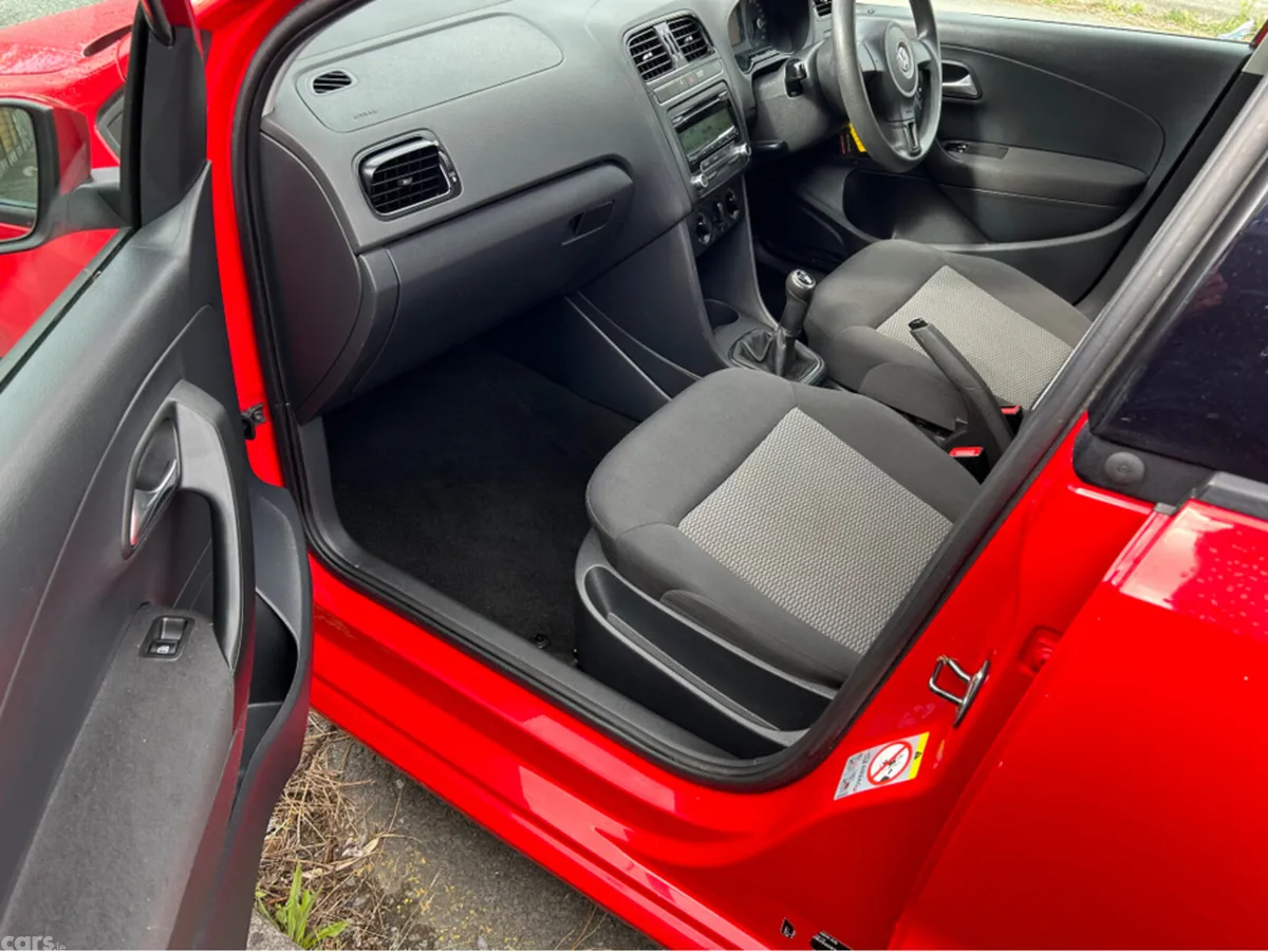 Volkswagen Polo Hatchback, Petrol, 2011, Red