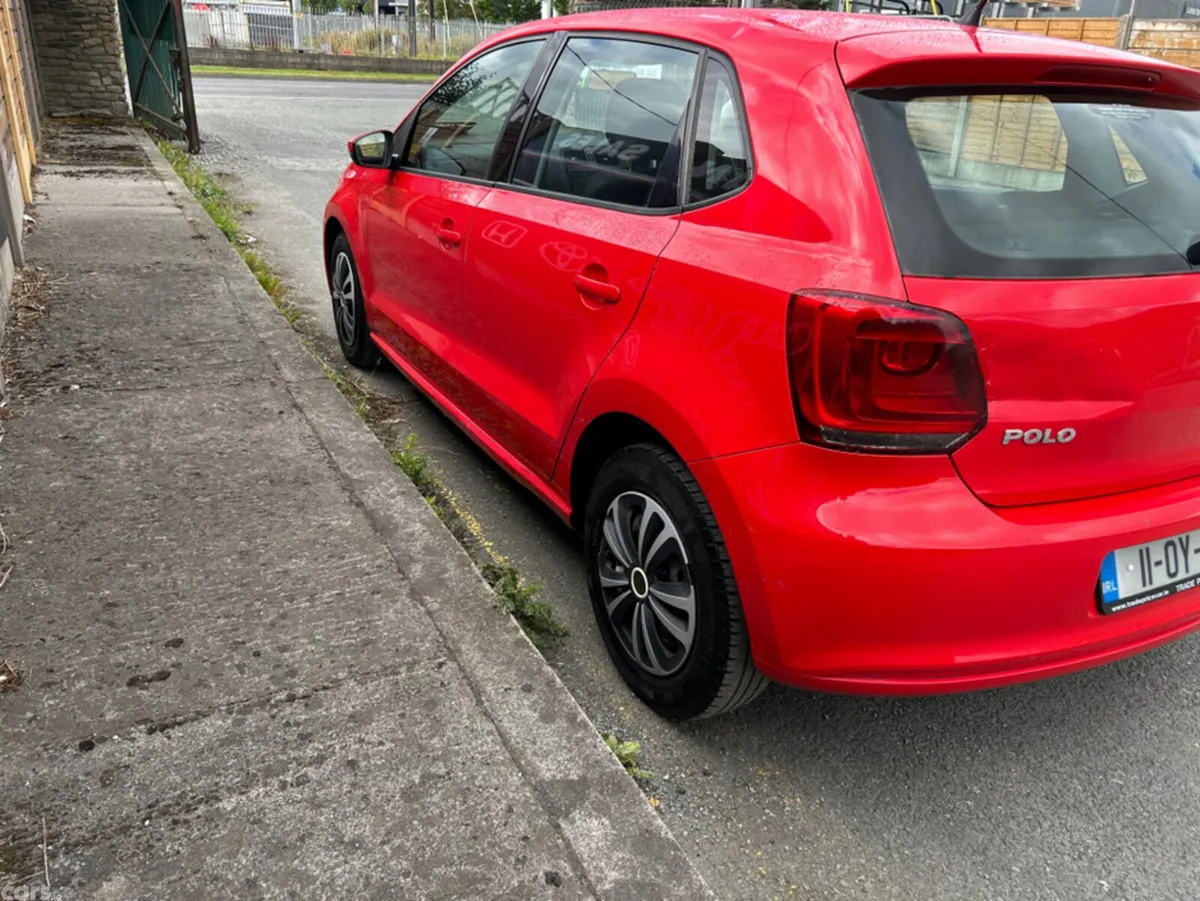 Volkswagen Polo Hatchback, Petrol, 2011, Red