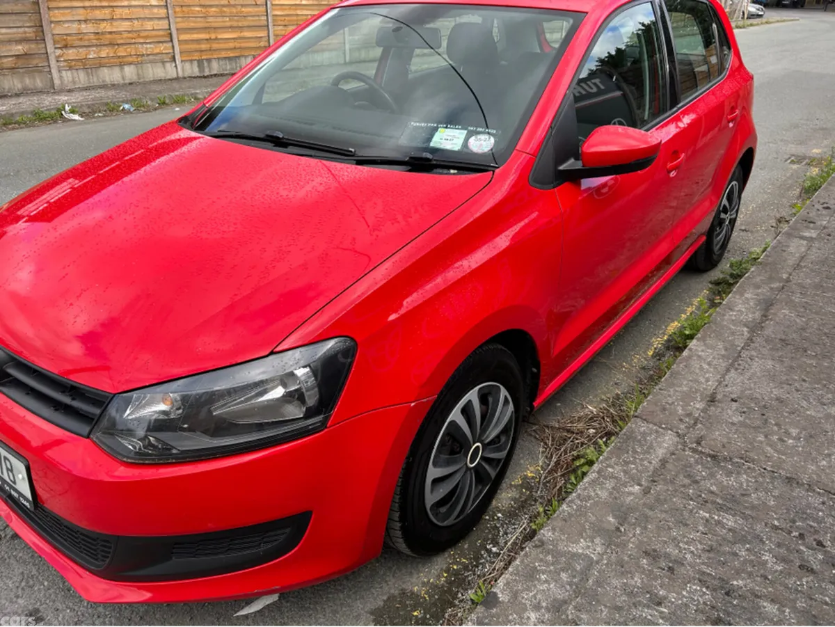Volkswagen Polo Hatchback, Petrol, 2011, Red