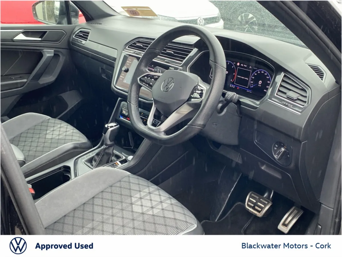 Volkswagen Tiguan Hatchback, Diesel, 2023, Black