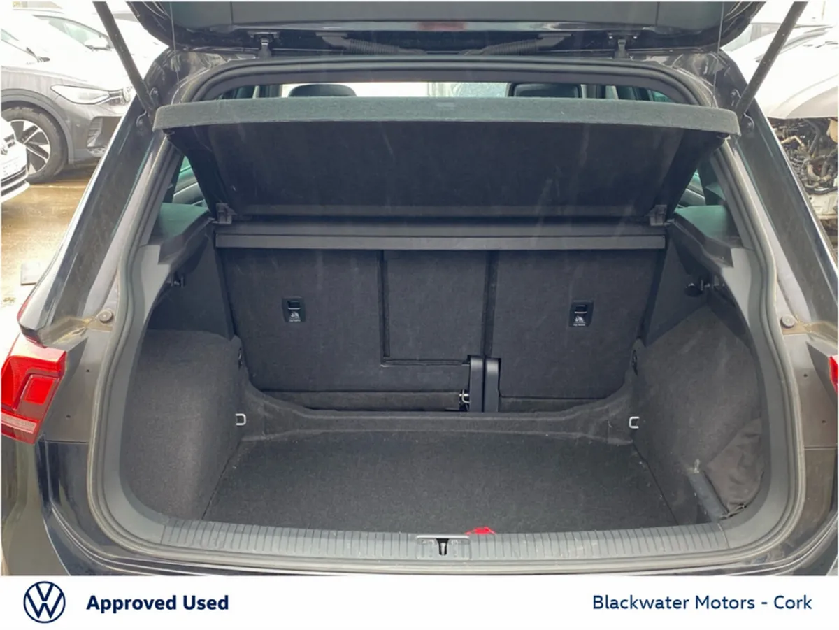 Volkswagen Tiguan Hatchback, Diesel, 2023, Black