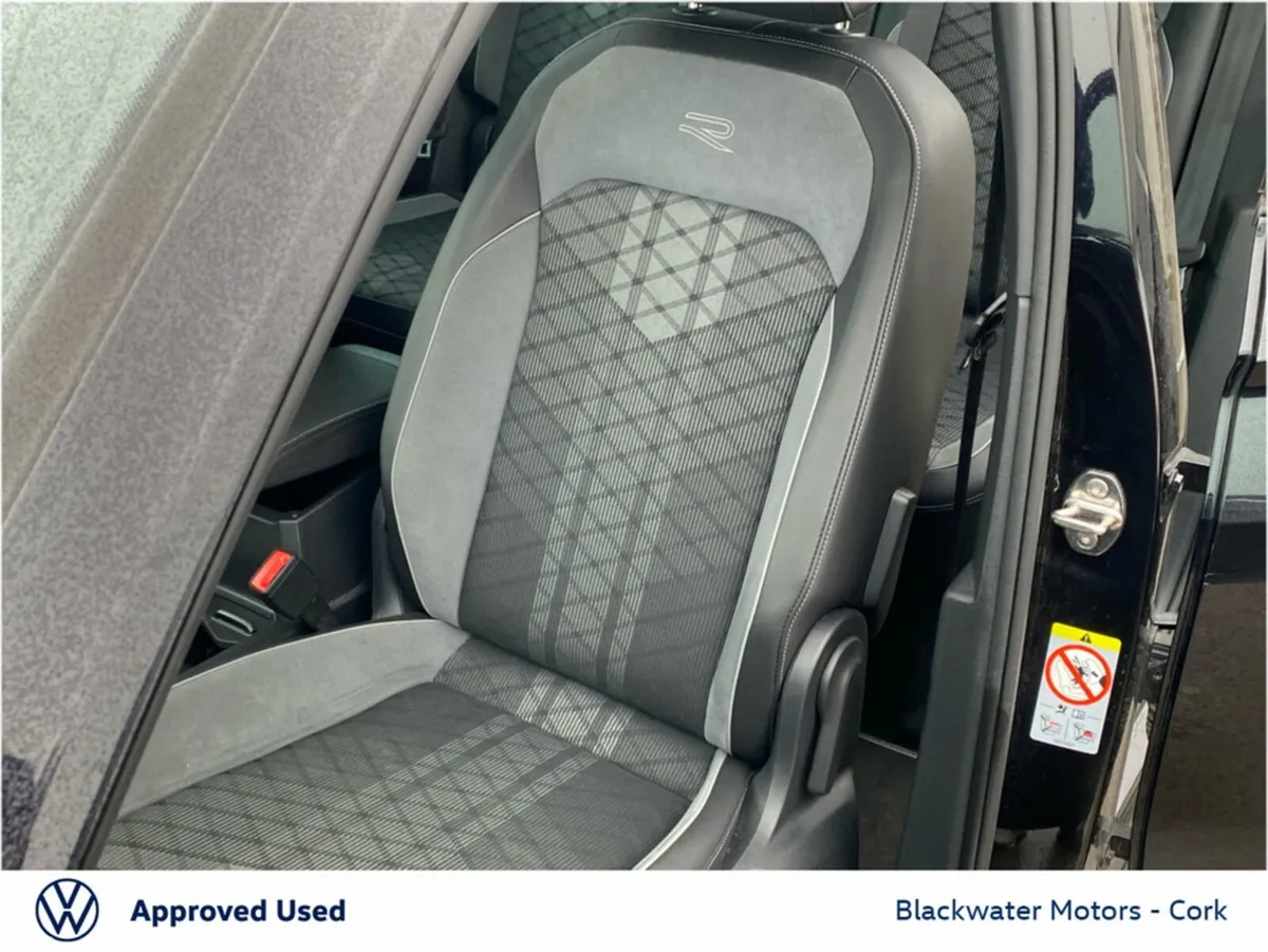Volkswagen Tiguan Hatchback, Diesel, 2023, Black