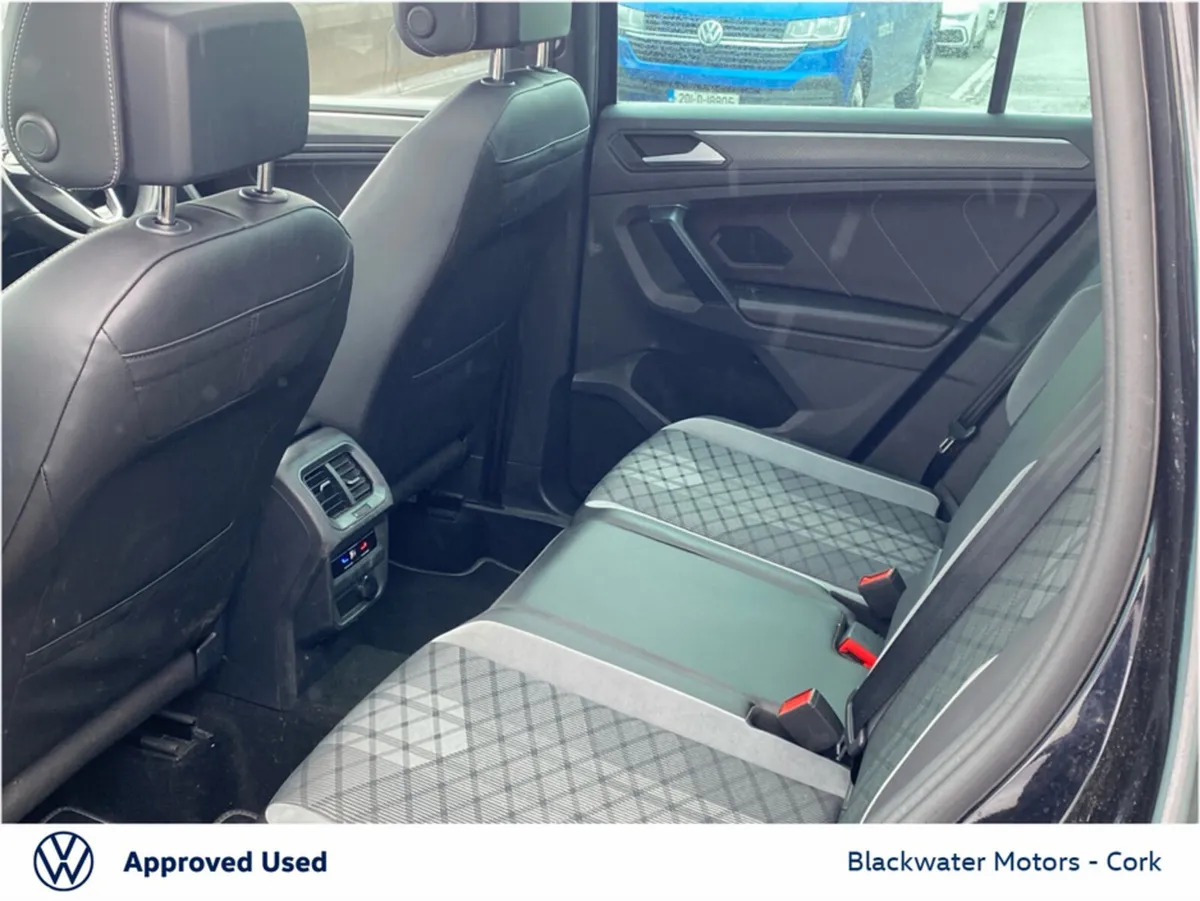Volkswagen Tiguan Hatchback, Diesel, 2023, Black