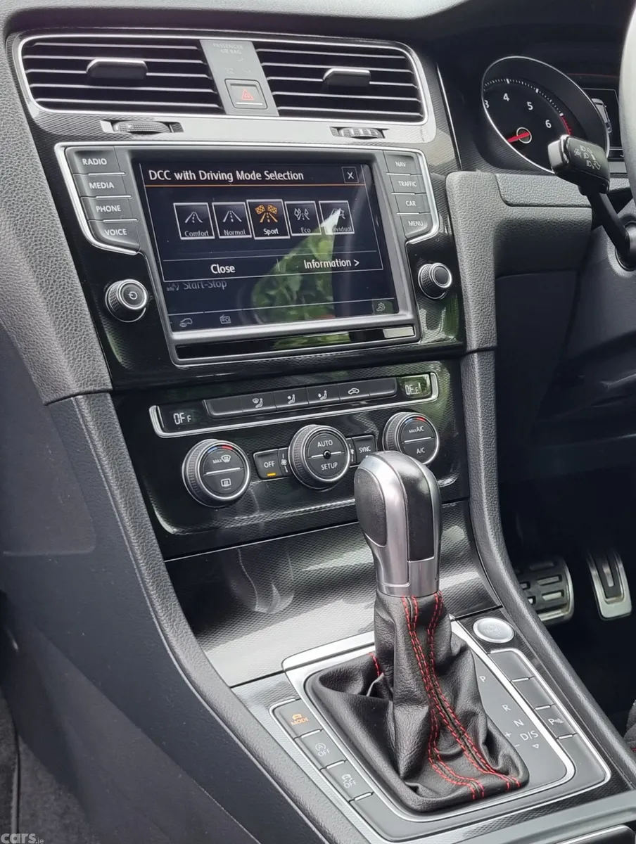 Volkswagen Golf Hatchback, Petrol, 2015, White