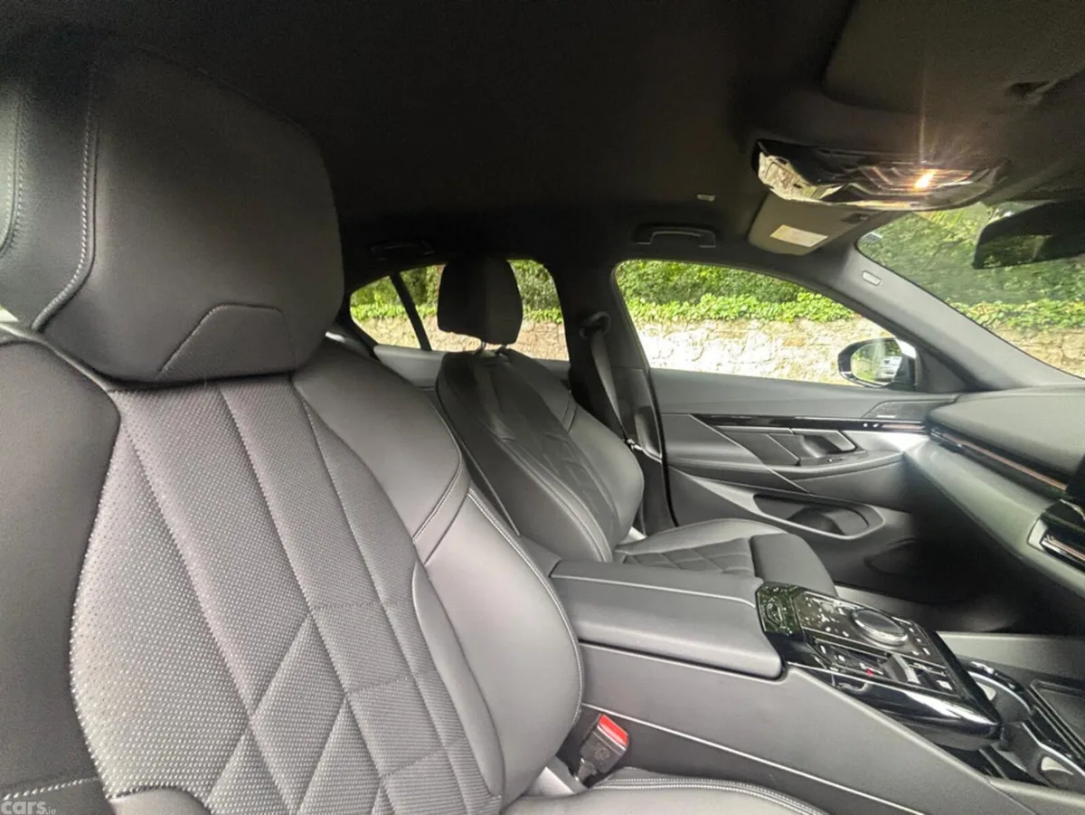 BMW 5-Series Saloon, Petrol Plug-in Hybrid, 2024, Black