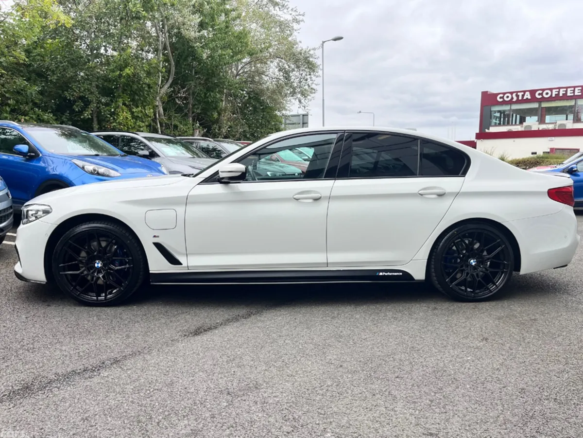 BMW 5-Series Saloon, Petrol Plug-in Hybrid, 2020, White