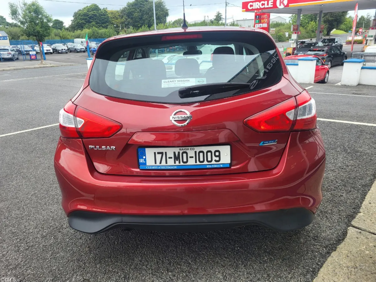 Nissan Pulsar Hatchback, Diesel, 2017, Red
